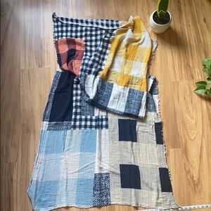 Long and luxurious Zara scarf